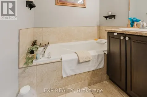 939 Payer Street Clarence-rockland ON K4K 1N2