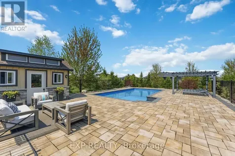 7025 Still Meadow Way Ottawa ON K4P 0C9