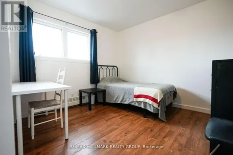 924 Bermuda Avenue Ottawa ON K1K 0V6