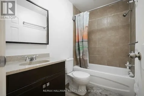 924 Bermuda Avenue Ottawa ON K1K 0V6
