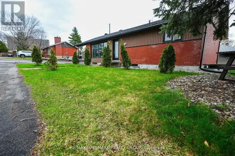 924 Bermuda Avenue Ottawa ON K1K 0V6