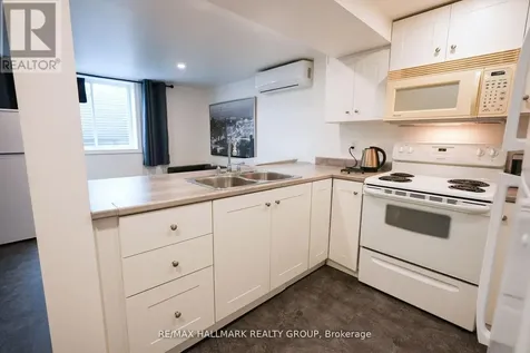 924 Bermuda Avenue Ottawa ON K1K 0V6