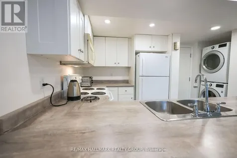 924 Bermuda Avenue Ottawa ON K1K 0V6