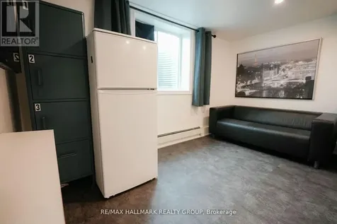 924 Bermuda Avenue Ottawa ON K1K 0V6