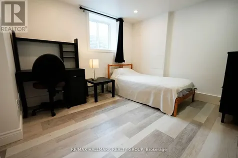 924 Bermuda Avenue Ottawa ON K1K 0V6