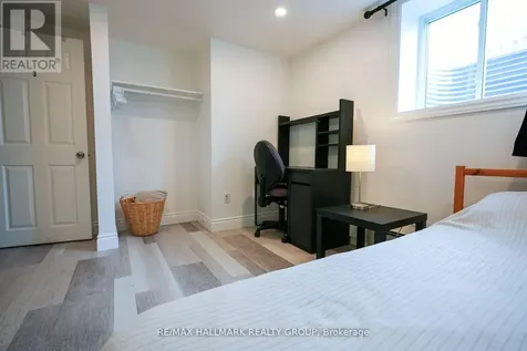 924 Bermuda Avenue Ottawa ON K1K 0V6