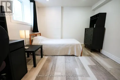 924 Bermuda Avenue Ottawa ON K1K 0V6