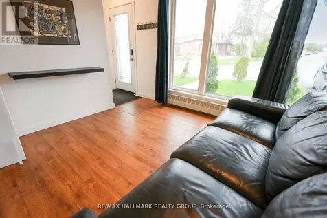 924 Bermuda Avenue Ottawa ON K1K 0V6