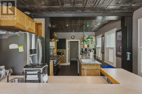 560 Raglan Street South Renfrew ON K7V 1R8