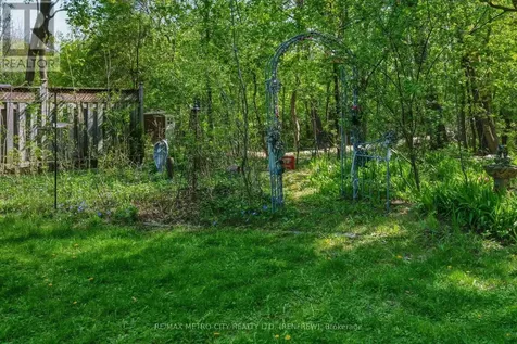 560 Raglan Street South Renfrew ON K7V 1R8