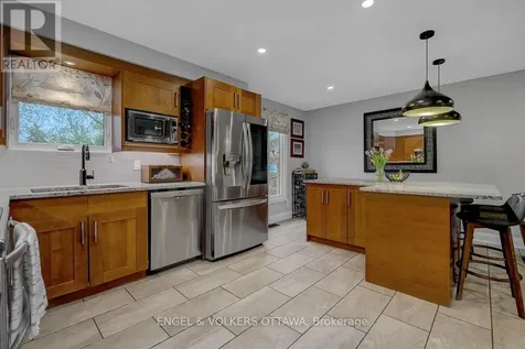 2766 Harwood Avenue Ottawa ON K2B 8H7