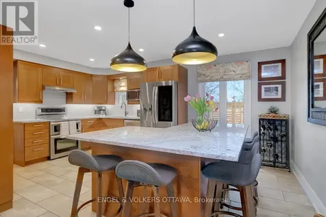 2766 Harwood Avenue Ottawa ON K2B 8H7