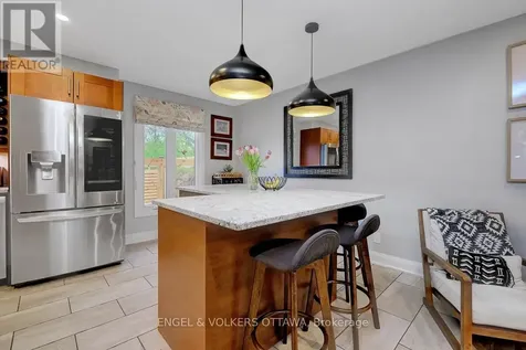 2766 Harwood Avenue Ottawa ON K2B 8H7