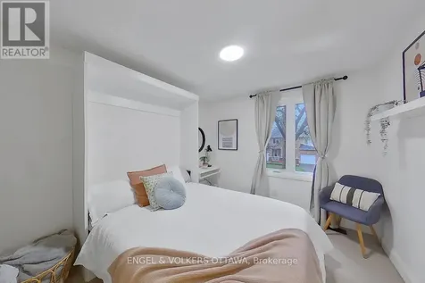 2766 Harwood Avenue Ottawa ON K2B 8H7