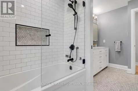 2766 Harwood Avenue Ottawa ON K2B 8H7
