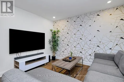2766 Harwood Avenue Ottawa ON K2B 8H7