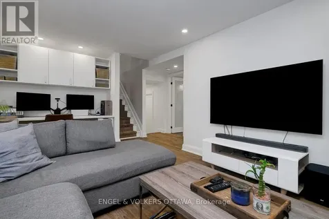 2766 Harwood Avenue Ottawa ON K2B 8H7