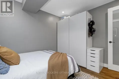 2766 Harwood Avenue Ottawa ON K2B 8H7