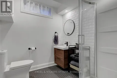 2766 Harwood Avenue Ottawa ON K2B 8H7