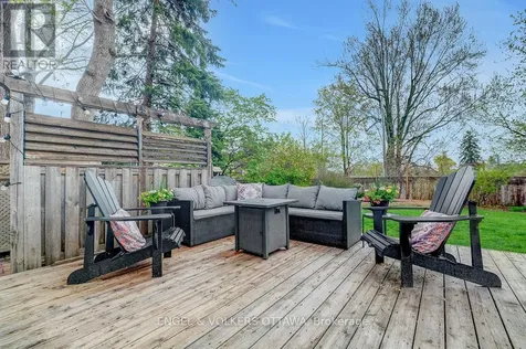 2766 Harwood Avenue Ottawa ON K2B 8H7