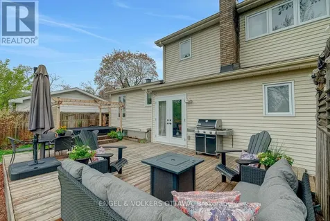 2766 Harwood Avenue Ottawa ON K2B 8H7
