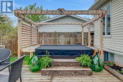 2766 Harwood Avenue Ottawa ON K2B 8H7