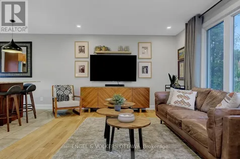 2766 Harwood Avenue Ottawa ON K2B 8H7