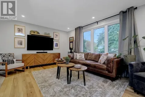 2766 Harwood Avenue Ottawa ON K2B 8H7