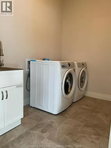 54 Callams Bay Crescent Amherstburg ON N9V 2R7