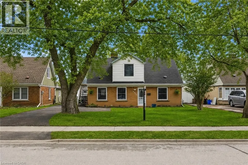2074 Churchill Avenue Burlington ON L7R 3T7