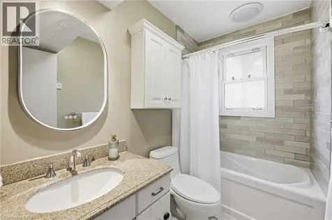 2074 Churchill Avenue Burlington ON L7R 3T7