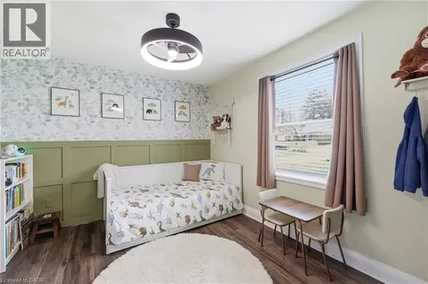 2074 Churchill Avenue Burlington ON L7R 3T7