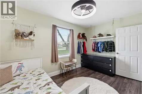 2074 Churchill Avenue Burlington ON L7R 3T7