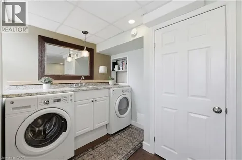 2074 Churchill Avenue Burlington ON L7R 3T7