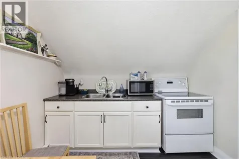 2074 Churchill Avenue Burlington ON L7R 3T7