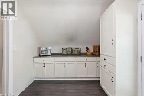 2074 Churchill Avenue Burlington ON L7R 3T7
