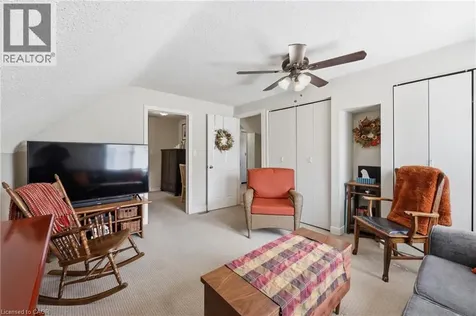 2074 Churchill Avenue Burlington ON L7R 3T7