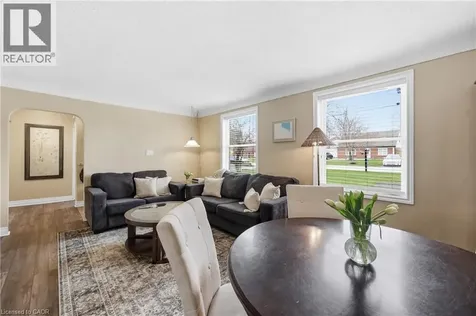 2074 Churchill Avenue Burlington ON L7R 3T7