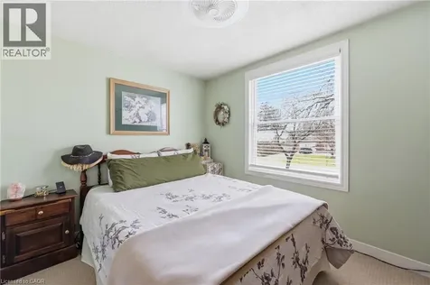 2074 Churchill Avenue Burlington ON L7R 3T7
