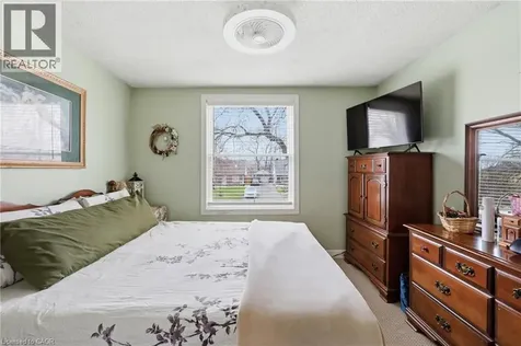 2074 Churchill Avenue Burlington ON L7R 3T7