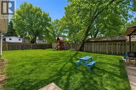2074 Churchill Avenue Burlington ON L7R 3T7
