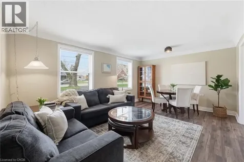 2074 Churchill Avenue Burlington ON L7R 3T7