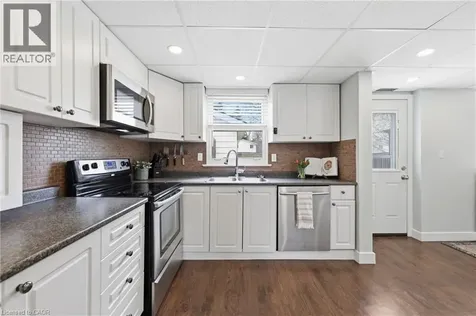 2074 Churchill Avenue Burlington ON L7R 3T7