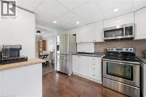 2074 Churchill Avenue Burlington ON L7R 3T7