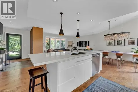 368 Philip Place Ancaster ON L9G 3G8