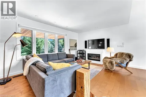 368 Philip Place Ancaster ON L9G 3G8