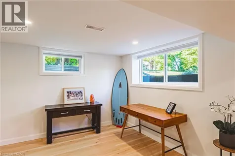 368 Philip Place Ancaster ON L9G 3G8