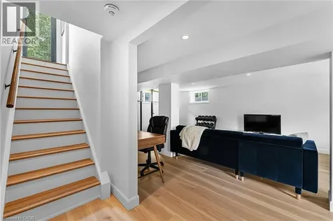 368 Philip Place Ancaster ON L9G 3G8