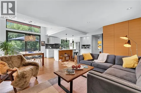 368 Philip Place Ancaster ON L9G 3G8