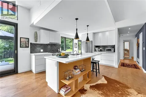 368 Philip Place Ancaster ON L9G 3G8